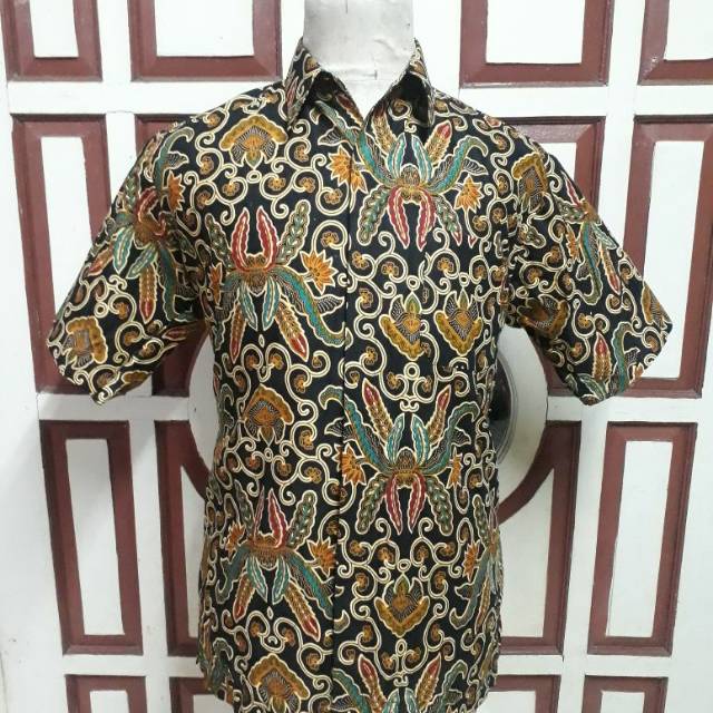 Kemeja batik lengan pendek