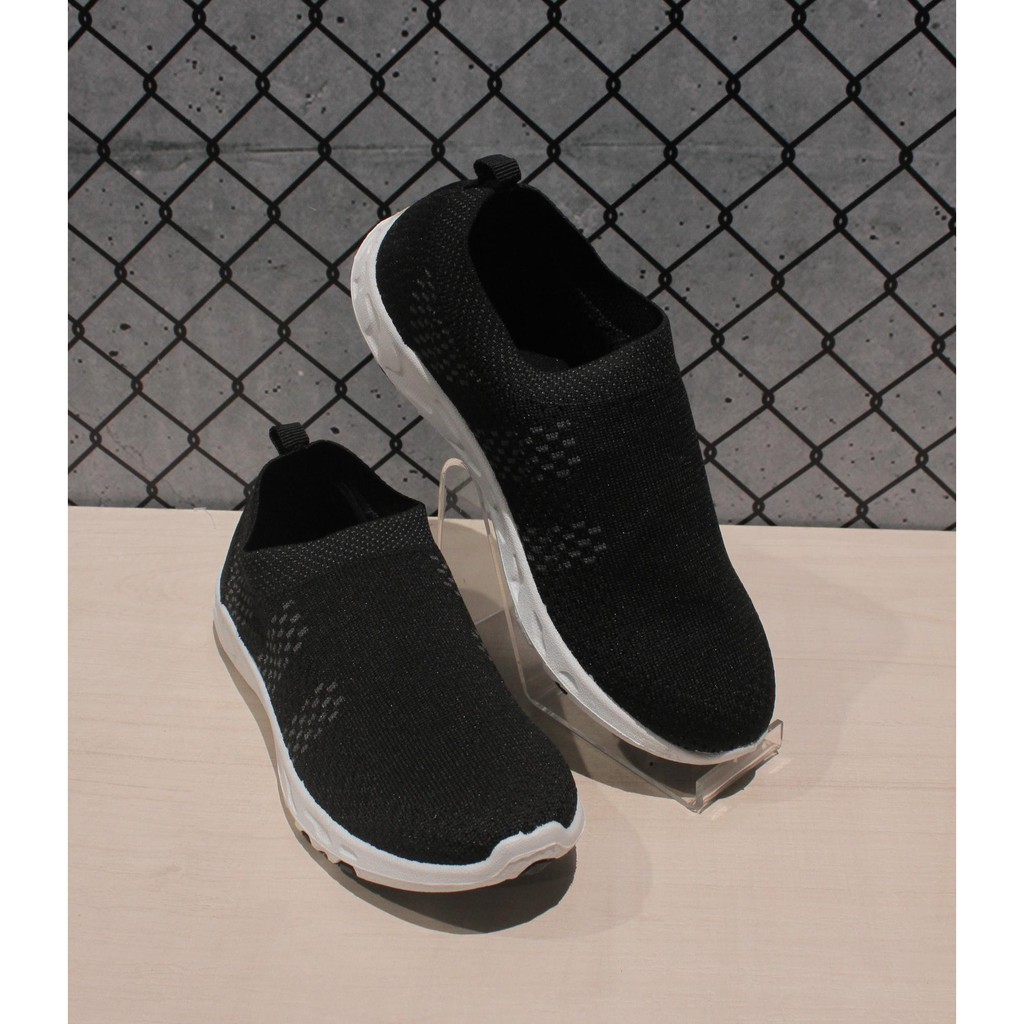 SEPATU WANITA / BP SEPATU VALETTA HITAM SANTIKA / 8107960 / SEPATU SPORT / SEPATU SNEAKERS