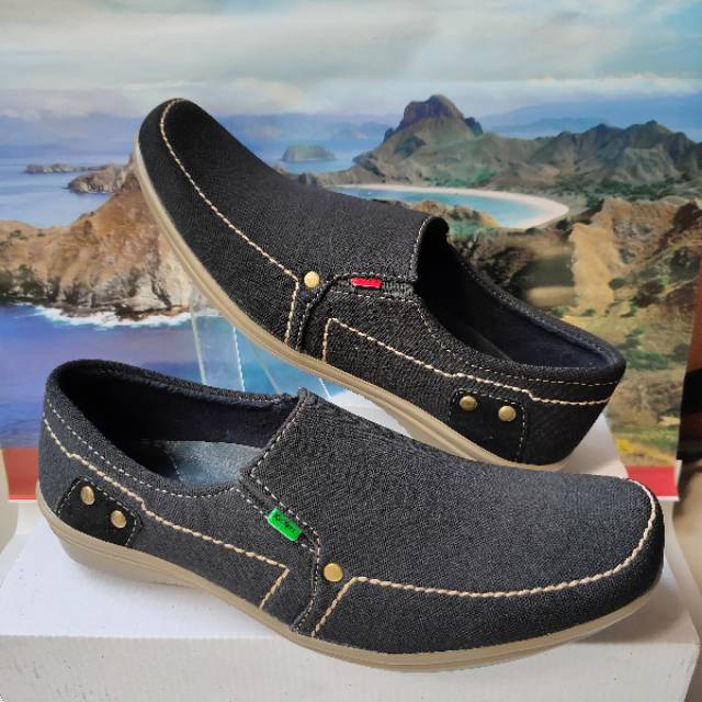 SEPATU PANTOPEL SLIP ON KANVAS TERLARIS