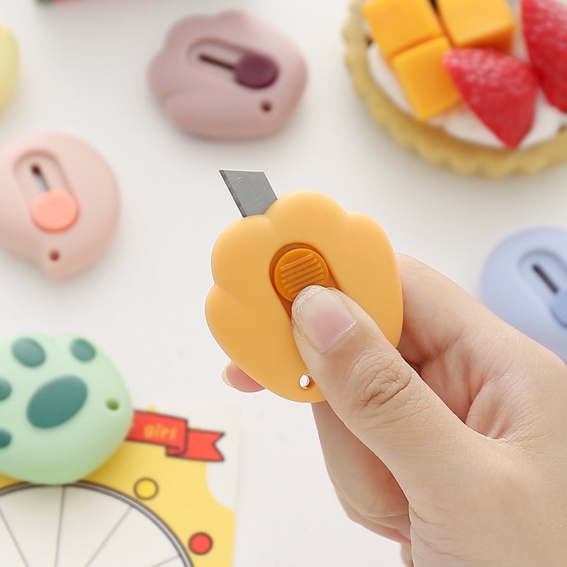 Mini cutter cloud atau silet kecil. cutter mini lucu bentuk  cocok untuk para traveller Polos Travel Kit Pemotong Kertas Paper Cutter Lucu. cutter