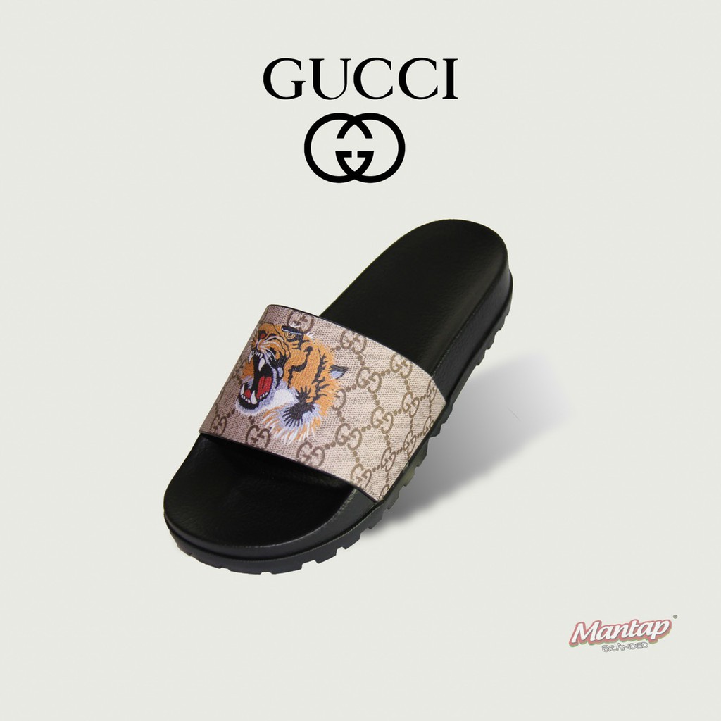 GUCCI GG SUPREME SLIDE SANDAL