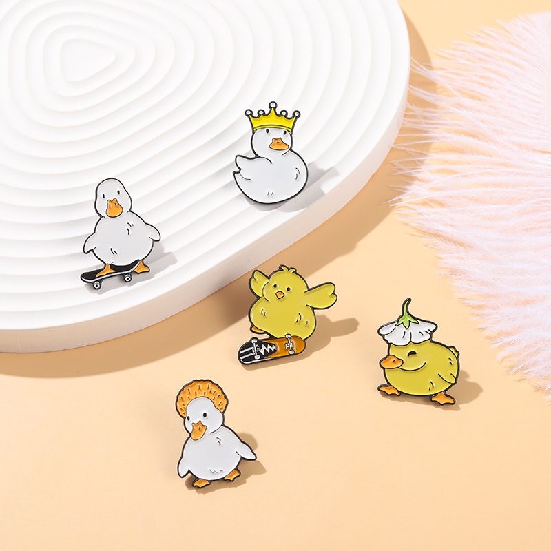 Cartoon White Duck Enamel Lapel Pin Cute Animal Badge Brooch Backpack Jewelry Girls Women's Clothing