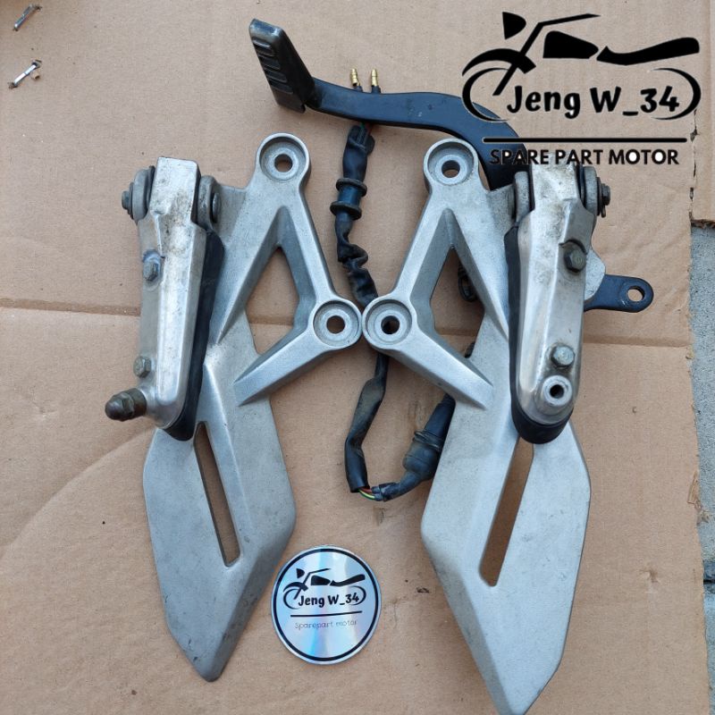 FOOT STEP POSTEP DEPAN NEW CB 150R ORIGINAL