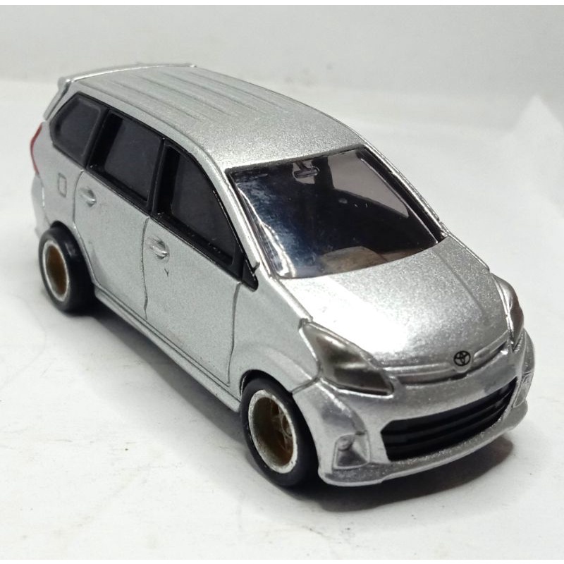 Tomica avanza veloz custom