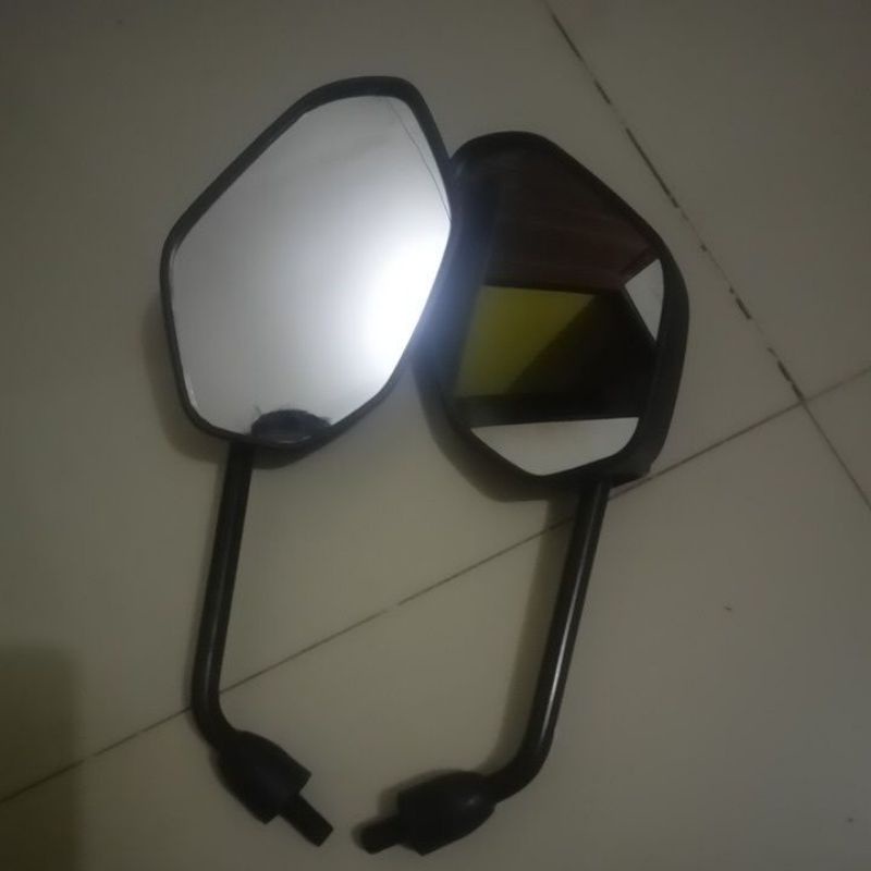 spion CB 150 R