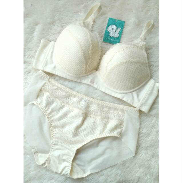 Beauty Lycra Wirefree Bra Set Tanpa Kawat