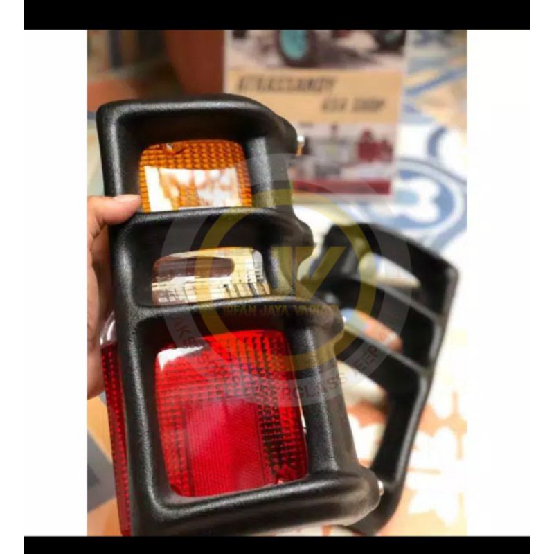 Garnish Lampu Belakang  Taft dan Feroza