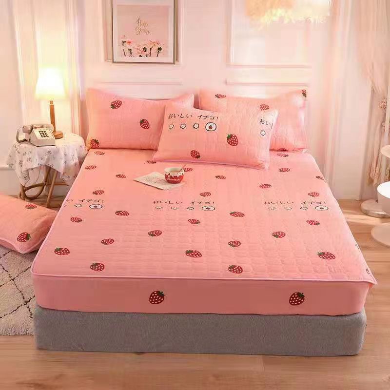 SPREI SULTAN WATERPROOF/SPREI ANTI OMPOL/SPREI ANTI BOCOR UKURAN 180X200CM-Strawbery kecil
