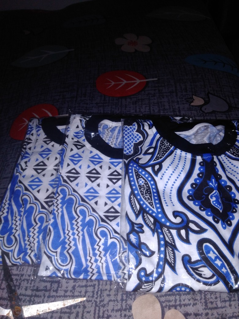 Kaos Batik Pekalongan Kaos Jogja Kaos Murah Baju Batik Pria Wanita Baju Batik Pria Motif Cuwiri