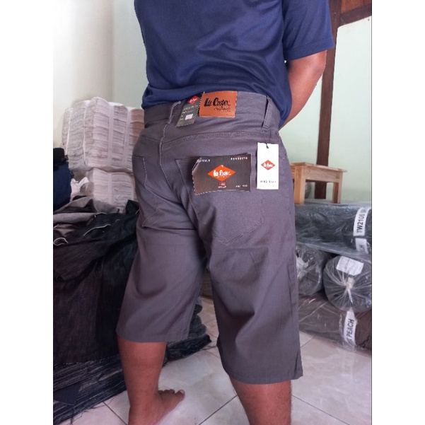 Celana Chino Pendek Jumbo Pria Bahan Melar