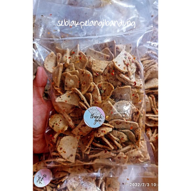 

Basreng Keripik Daun Jeruk Pedas Bumbu Rempah-rempah Asli kemasan 250gr