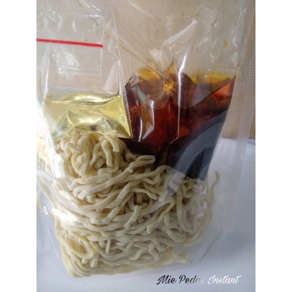 

Mie Pedas Instant