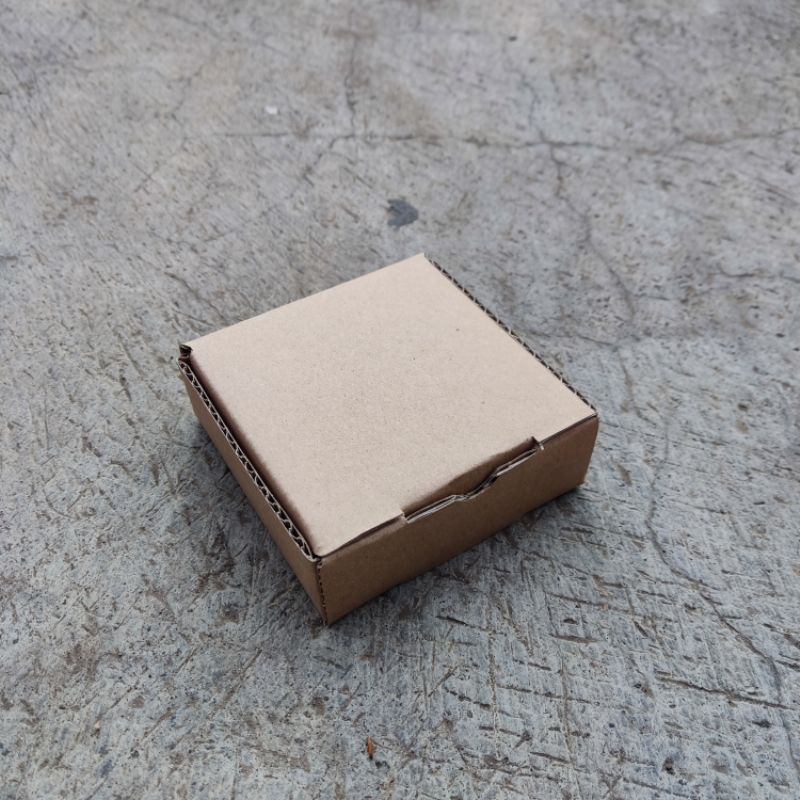 

KARDUS BOX KARTON POLOS DIE CUT UK 9X9X3CM KARDUS PACKING OLSHOP