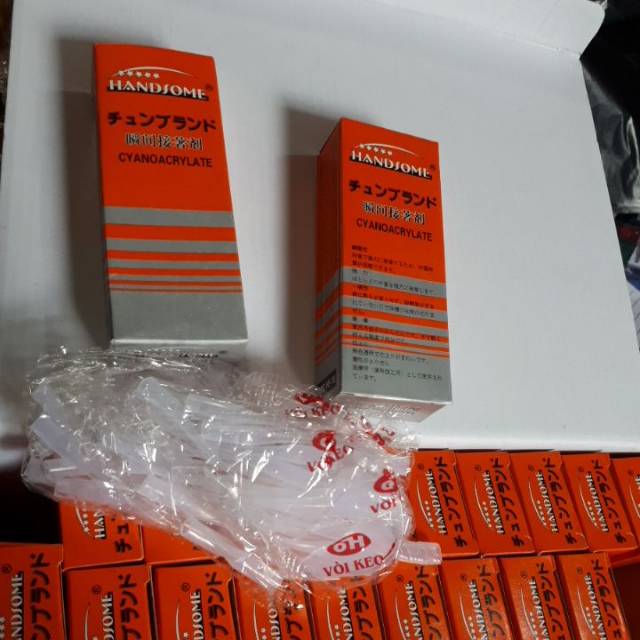 

Lem korea handsome HS-10 1 box isi 50 botol dapat bonus 1 buah kaos dalam pembelian banyak