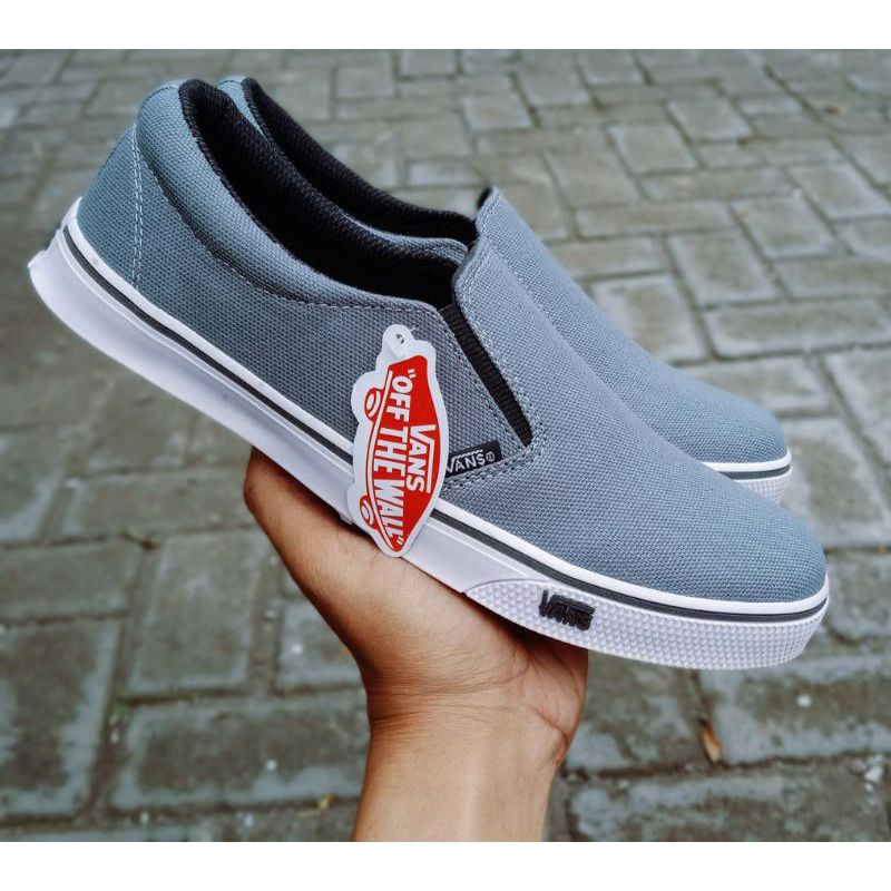 Sepatu slip on/Sepatu Vans/Sepatu kasual/Sepatu formal