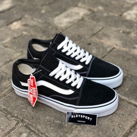 SEPATU PRIA VANS OLDSKOOL CLASIC BLACK WHITE PREMIUM. VANS OLDSKOL IMPORT VANS PRIA.