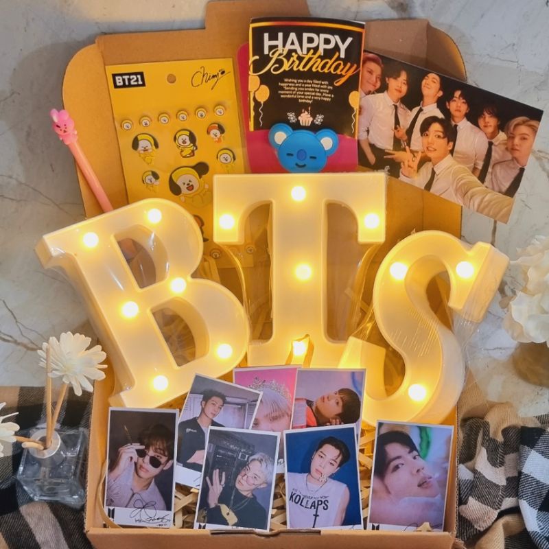 Hampers BTS Lampu / Fankit BTS BT21 Bonus Photocard