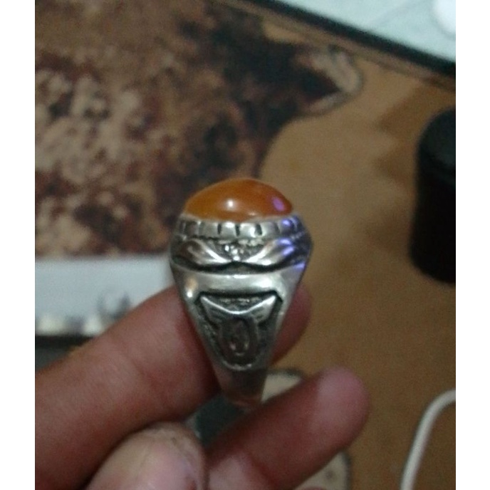 Batu kecubung teh (amethies)