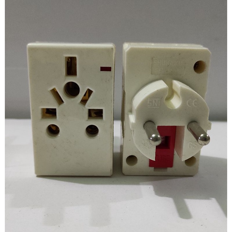 sambungan colokan listrik multifungsi