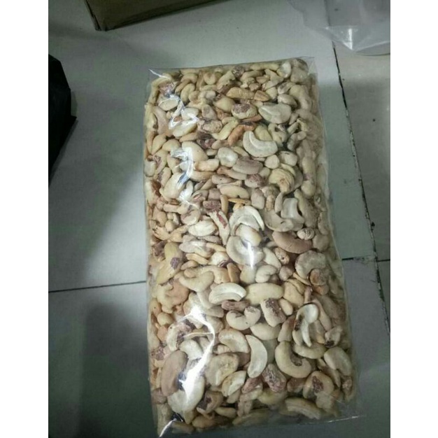 

kacang mede patahan 1 kg