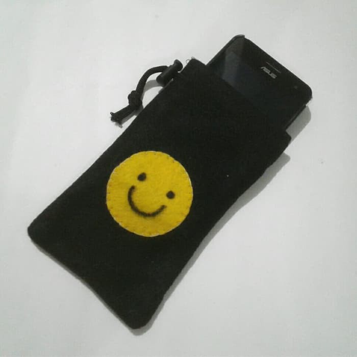 Sarung Kantong Tempat Casing HP Handphone 5 Inch Dompet Koin Kartu Nama Kacamata Smile Kain Flanel