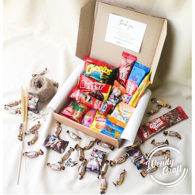 

HAMPERS SNACK BOX, SNACKBOX ISI 14PCS / KADO ULANG TAHUN, WISUDA DAN ANNIVERSARY