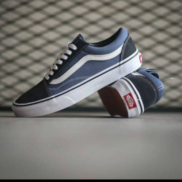 Sepatu/sneakers Vans old skool navy