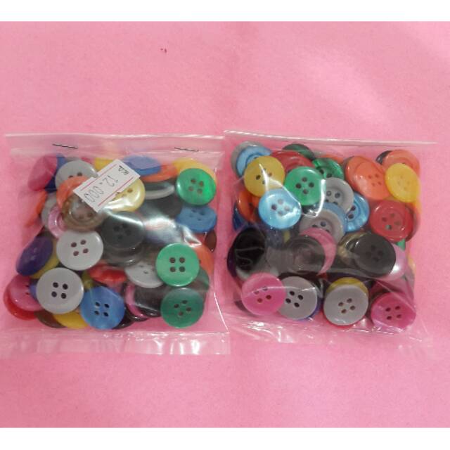 Kancing plastik bulat / bunga 1,3 cm / 1,5 cm kotak mix warna 100 pcs