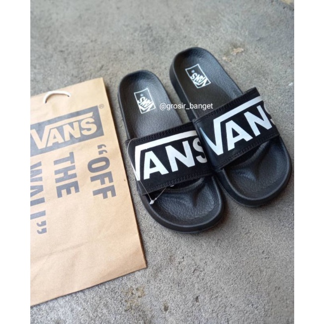 SANDAL VANS SLIDES, SANDAL PRIA VANS HITAM-PUTIH, SANDAL VANS OFF THE WALL, SANDAL PRIA SLIDE