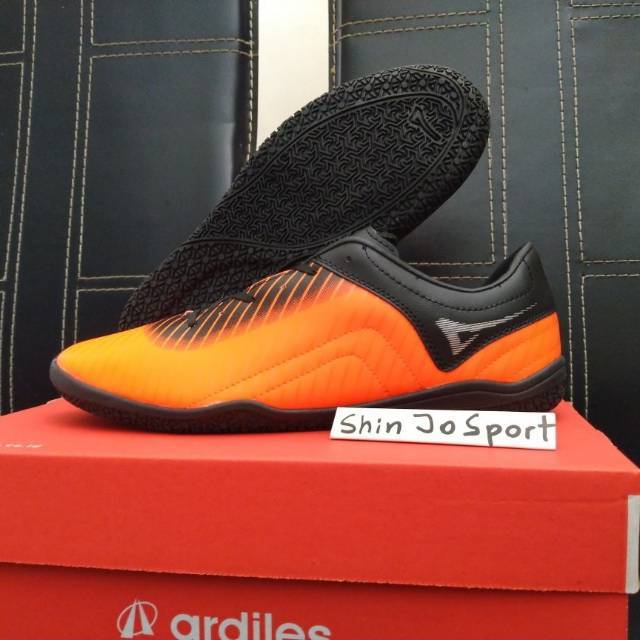 SEDIA SEPATU  FUTSAL DESAIN BARU ARDILES  ORIGINAL ASLI 