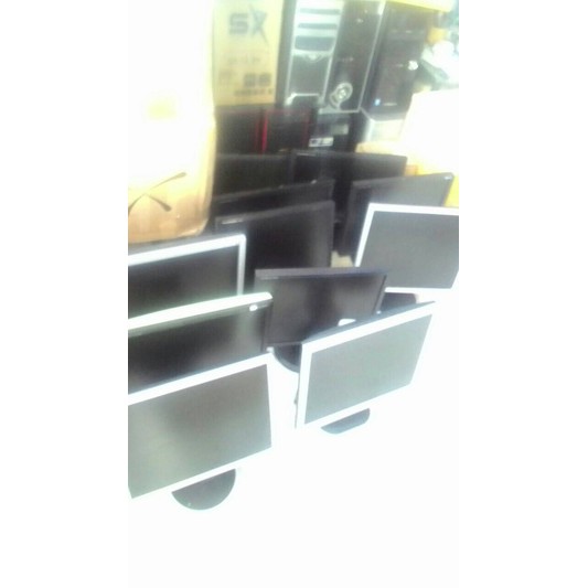 lcd monitor 17 inch sAmsung / lg