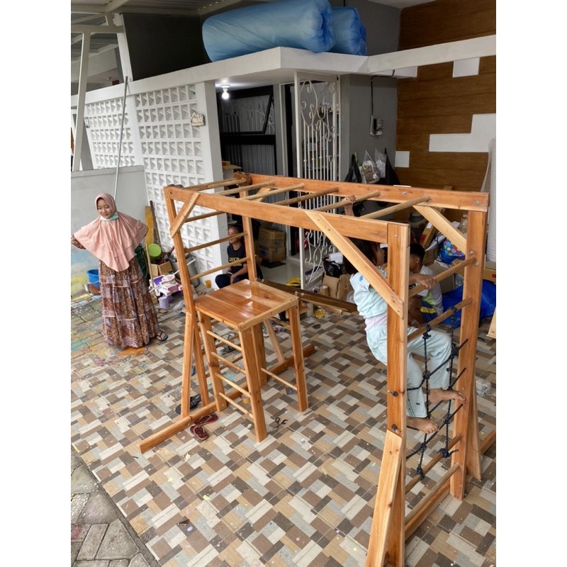 Brakiasi Monkey Bar Mahoni Jati 1,8m