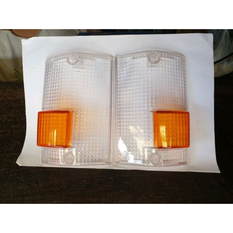 Mika lampu sen sein mobil colt L300 putih sepasang
