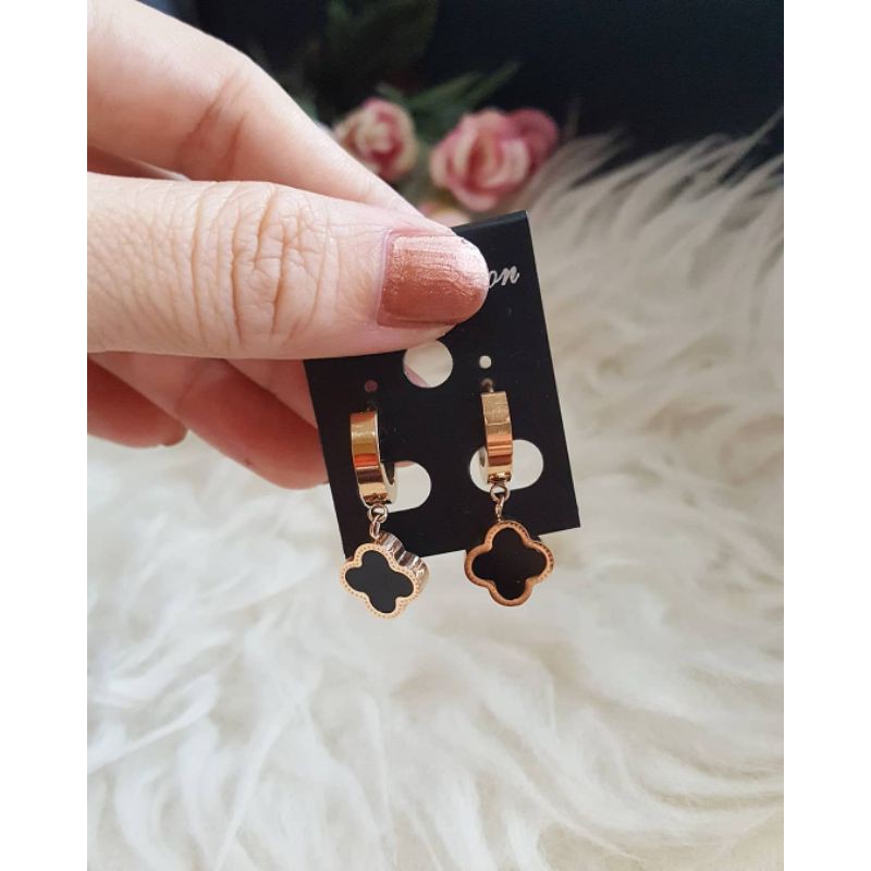 ANTING TITANIUM TERLARIS ANTING WANITA ANTI KARAT ANTING WANITA BLINK