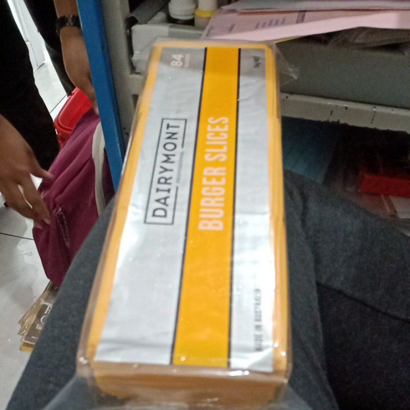 

DAIRYMONT BURGER SLICE/KEJU ORANGE LEMBARAN ISI 84LBR ATAU 1KG