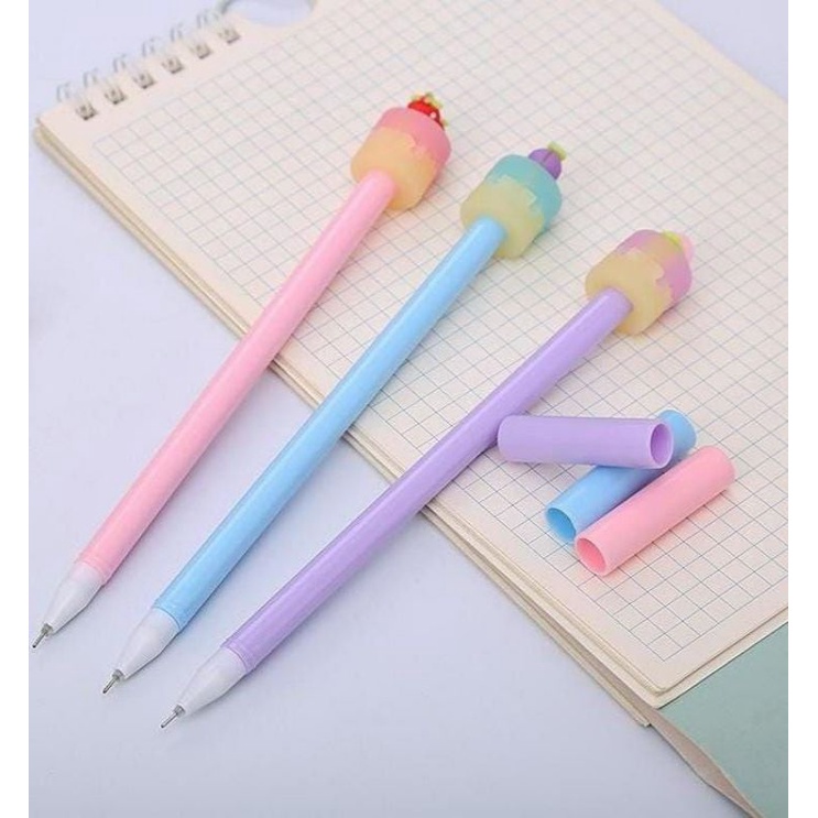 

BOLPEN MOTIF CAKE