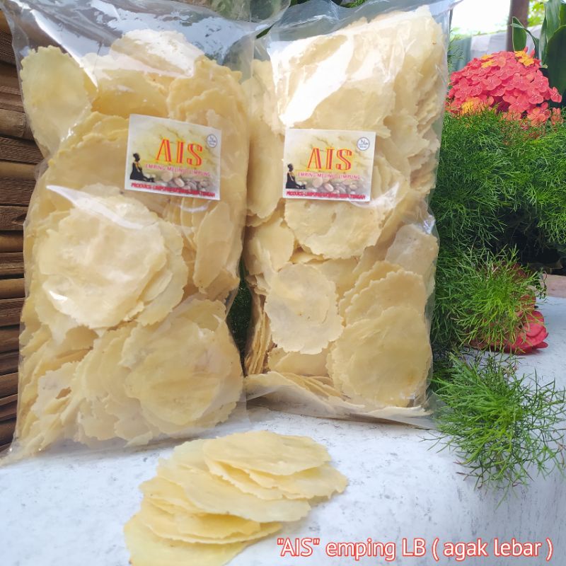 

Emping melinjo agak lebar 1kg ( size LB ) terdiri dari 4-5 butir melinjo