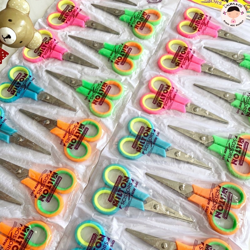 

GUNTING KECIL 12PC 12,5CM WARNA RENTENG RENCENG GROSIR LUSINAN