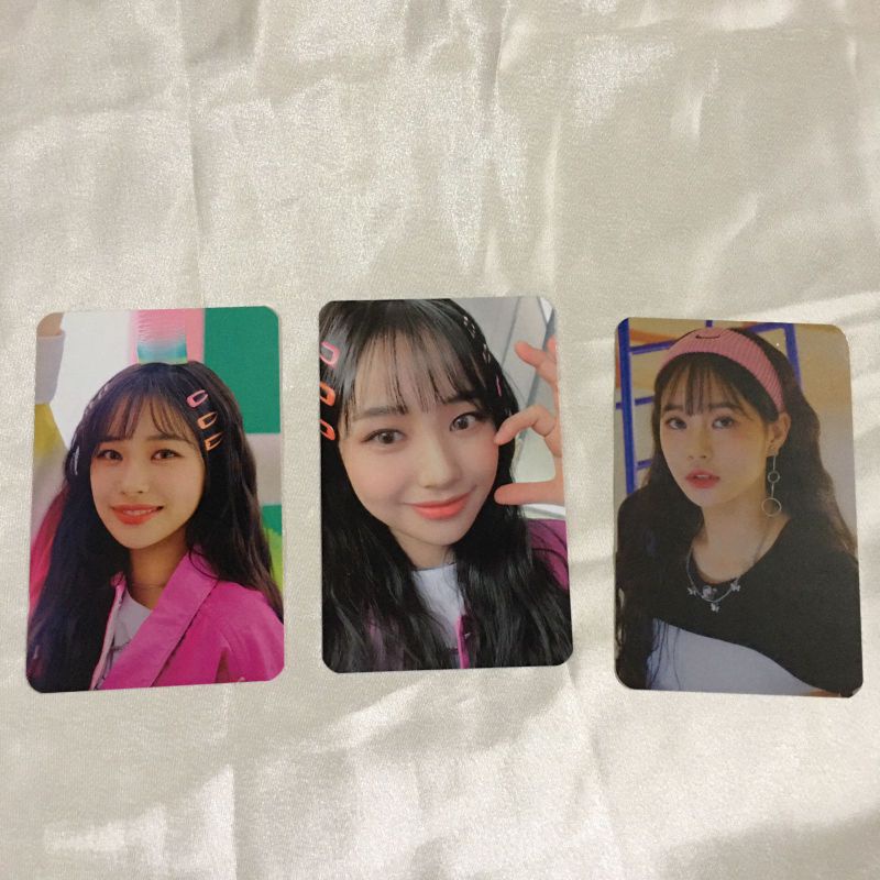 Jihan Weeekly Photocard Official Awake