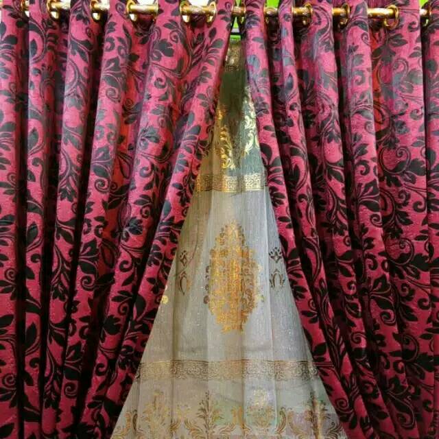 Gorden hordeng bludru bolak balik merah hitam