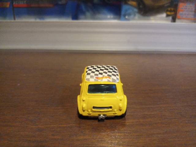 Hot Wheels Mini Cooper - Morris Mini - 2000 First Edition Yellow Loose