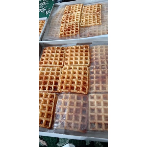 

Waffle (kue) tanpa ice cream (waffle ice cream murah TRENDS WAFFLE)