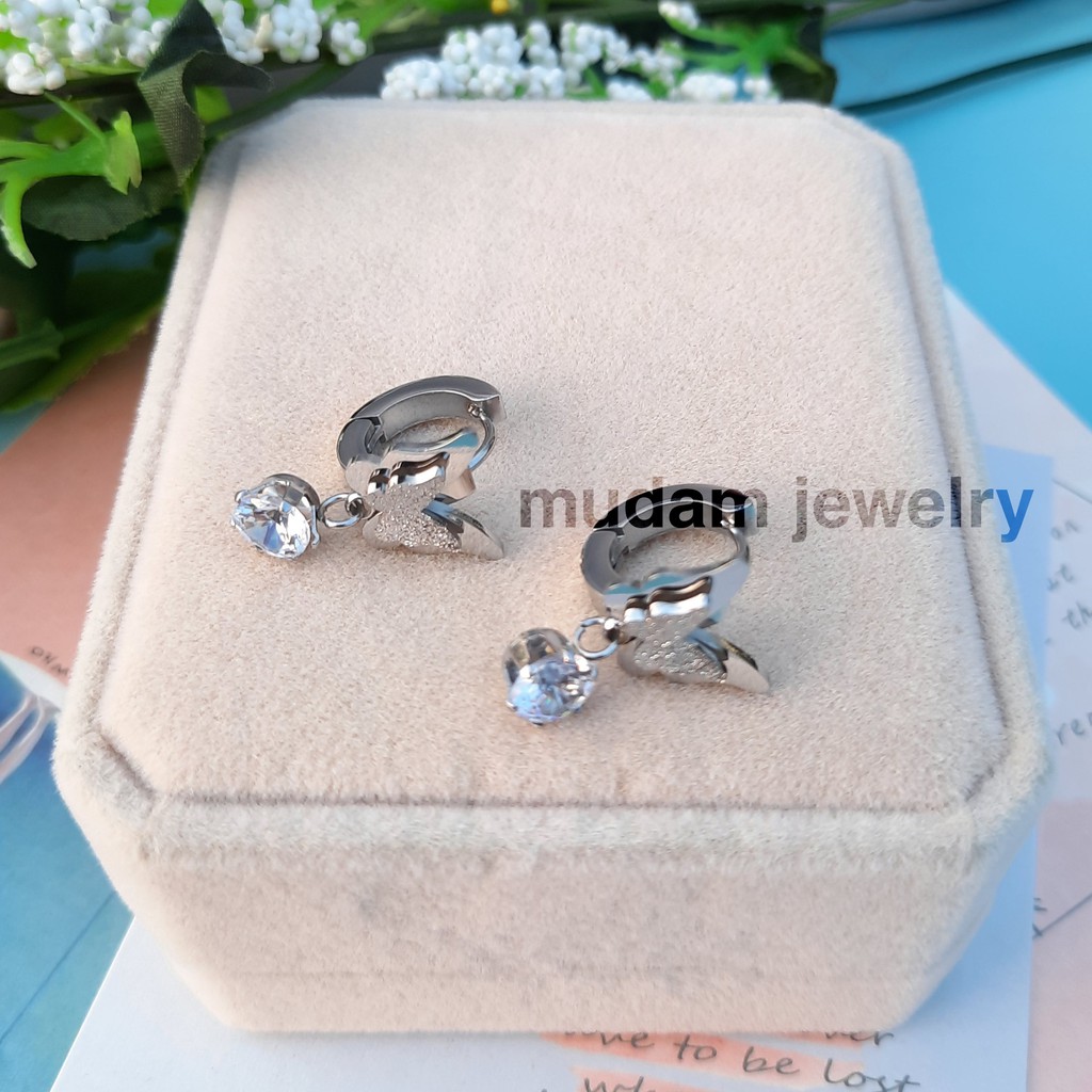 Anting Jepit Titanium Aksen Kupu-Kupu Dengan Diamond Tersedia Warna Rose Gold dan Gold