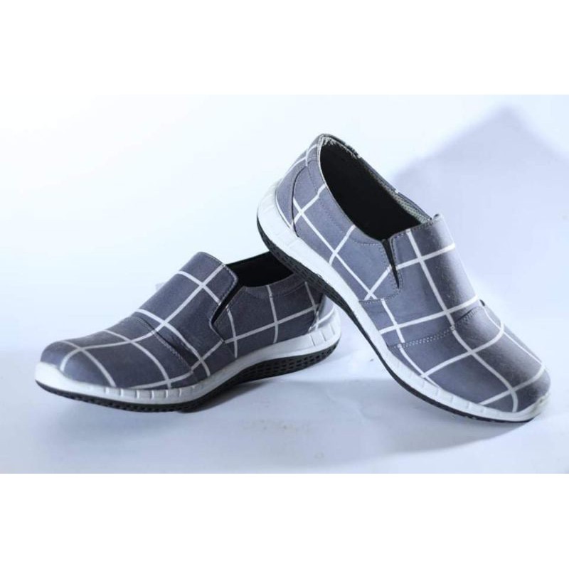 Sepatu Pria Slip On Kasual Sepatu Kerja Motif Garis Casual Import Sol Karet