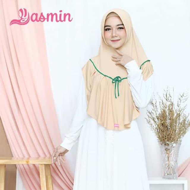 Yasmin ys 45 ..bahan Stella adem , tebel , pet antem ..dibagian bawah ada list hijau semakin anggun