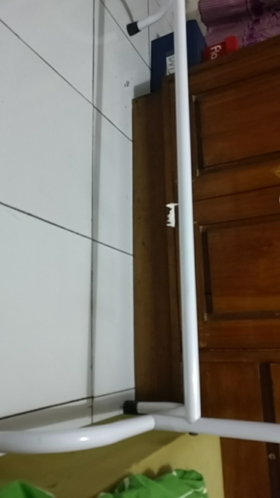 Gawang Baju / Standing Minimalis Hitam Dan Putih  100 Cm