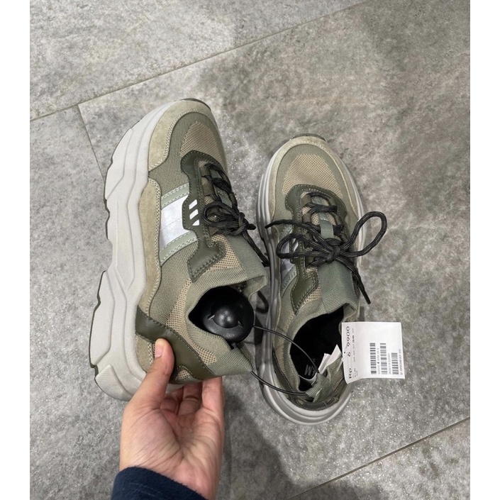 jastip Charles and keith