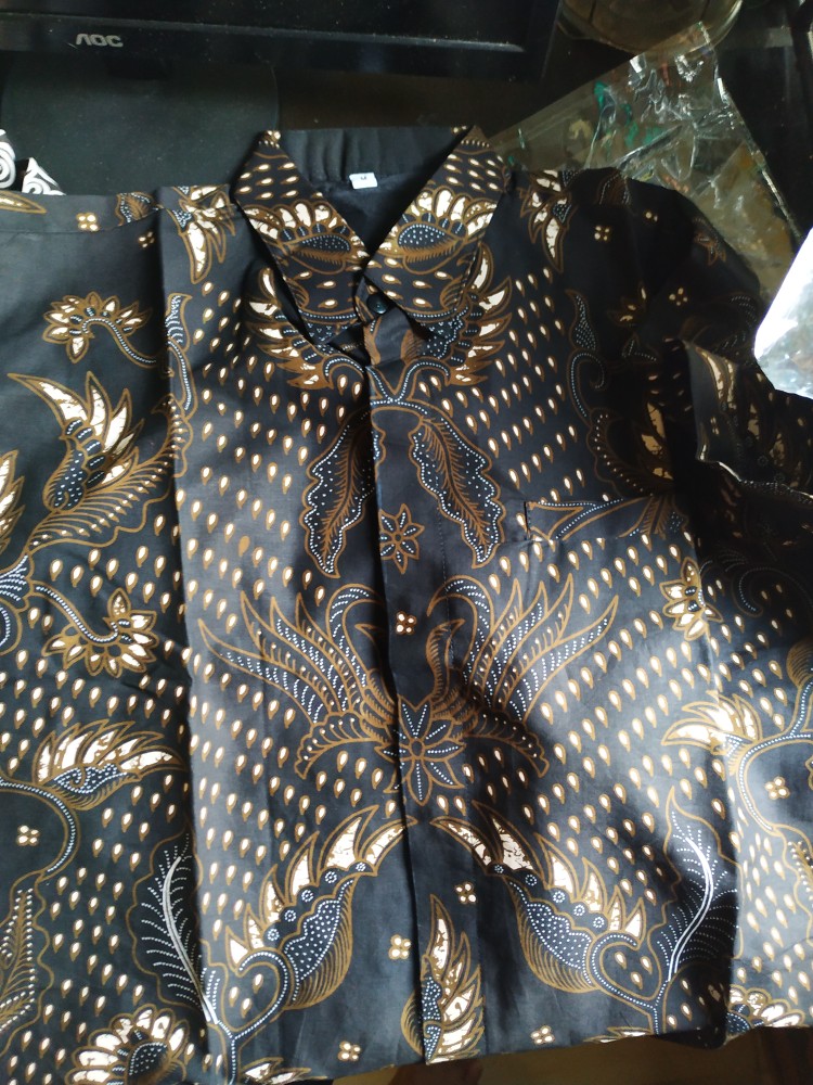 Ireng Hitam Kemeja Batik Pria Lengan Panjang Lapis Furing Reguler Fit Katun Primisima Batik Solo