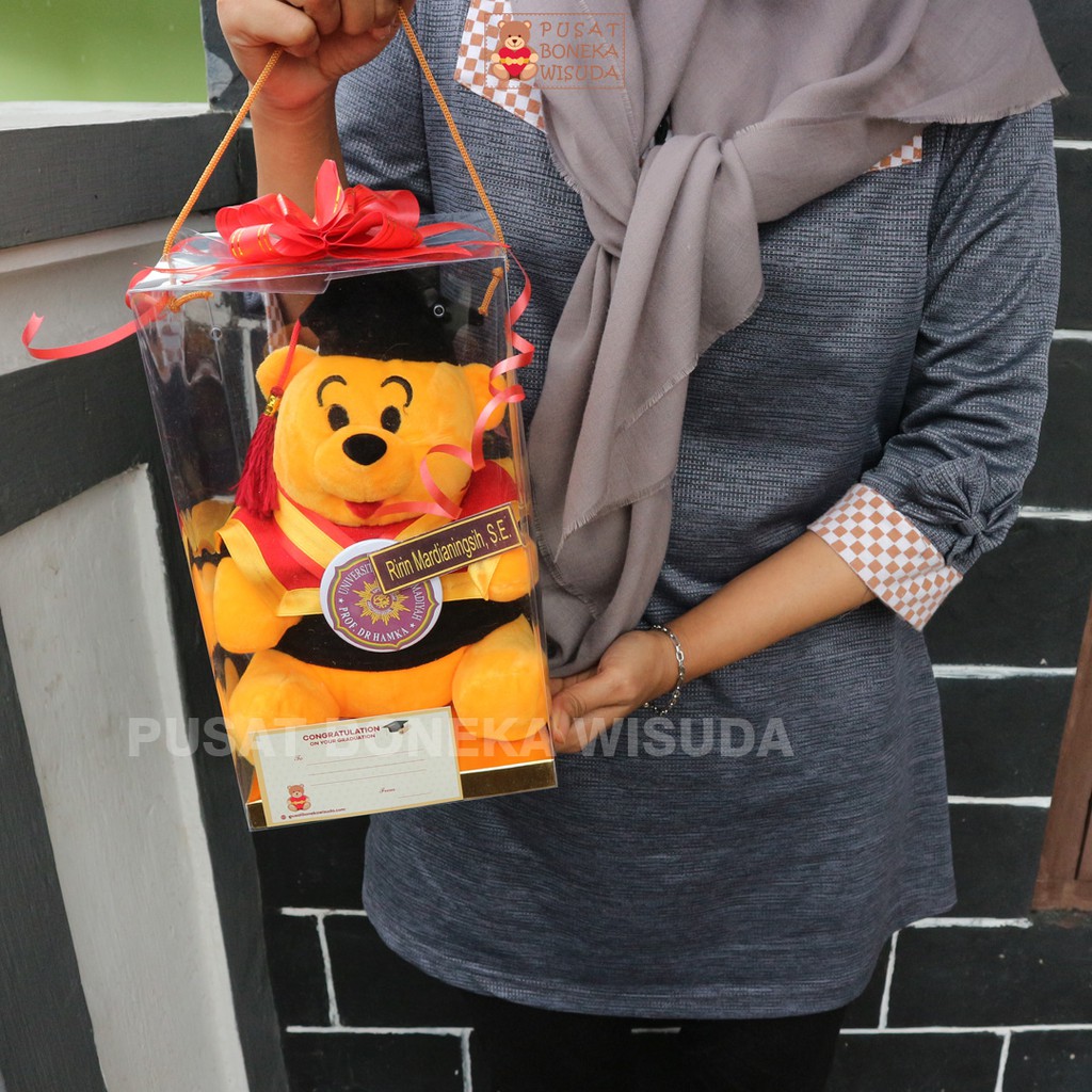 Kado Wisuda Boneka Winnie the Pooh Hadiah Boneka Wisuda Winie the poh Wini the Pooh Kecil Mika Nama