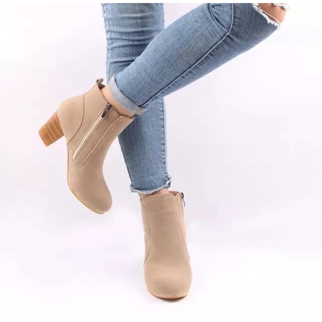 Sepatu Boots Wanita Korean Style Ori Ringan Ss403 Chelsea Boots Korea Trendy Boots Sepatu Wanita Boots Cewe Korea Boot Cewek